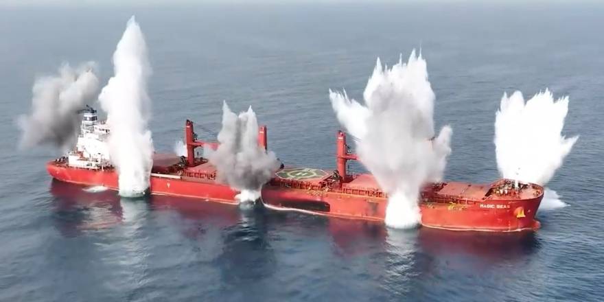 "Magic Seas" adlı gemiye yapılan saldırı ve batış görüntüleri