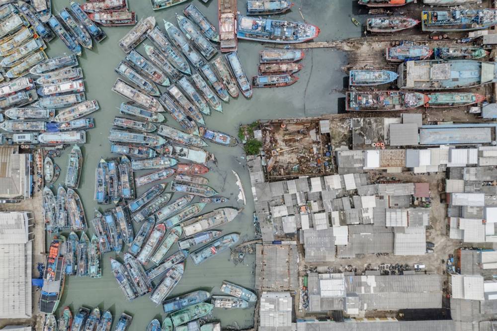 Limana binlerce balıkçı teknesi yanaştı 2