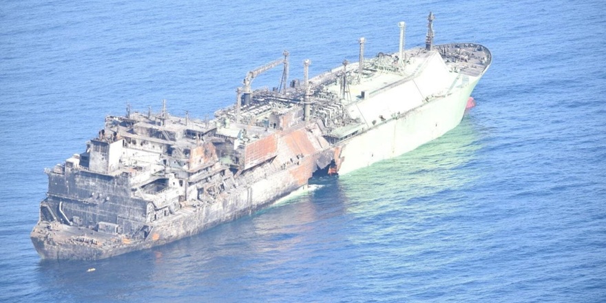 Akdeniz’de “Hayalet Gemi” Krizi: LNG Tankeri Sızdırıyor, Tehlike Büyüyor