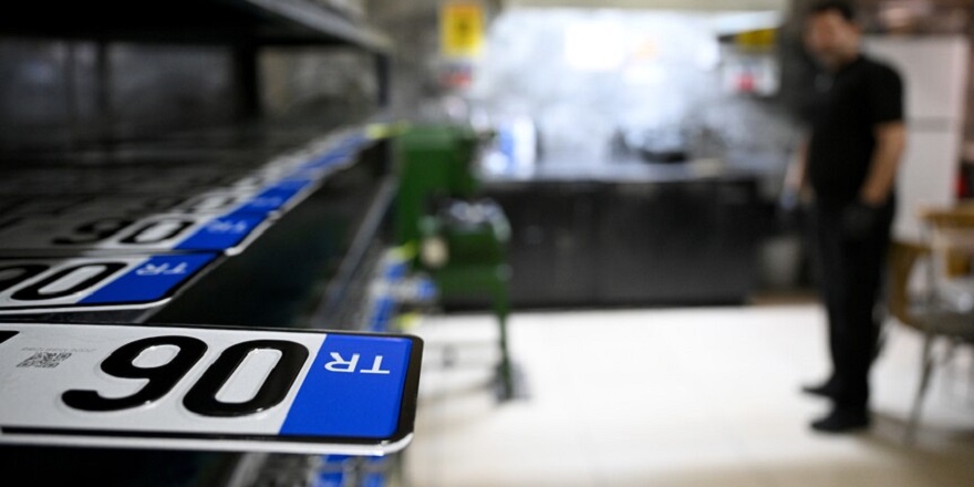 Standartlara Aykırı Araç Plakaları Ücretsiz Yenilenecek