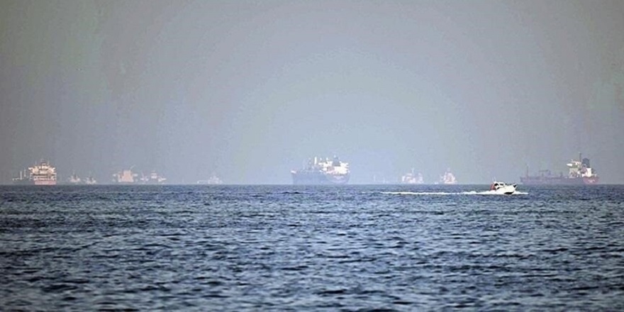 İran Bağlantılı Tankerler, ABD Ablukasını Aştı