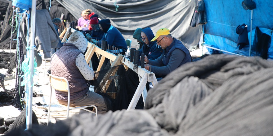 Balıkçılar Ağ Bakımı Mesaisine Başladı