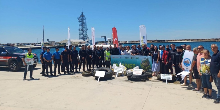 "Kurbağa Adamlar" Saros Körfezi'nde Deniz Dibini Temizledi