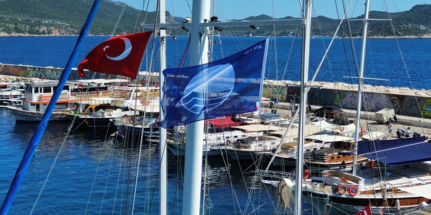 3 Turizm Teknesine Mavi Bayrak Ödülü