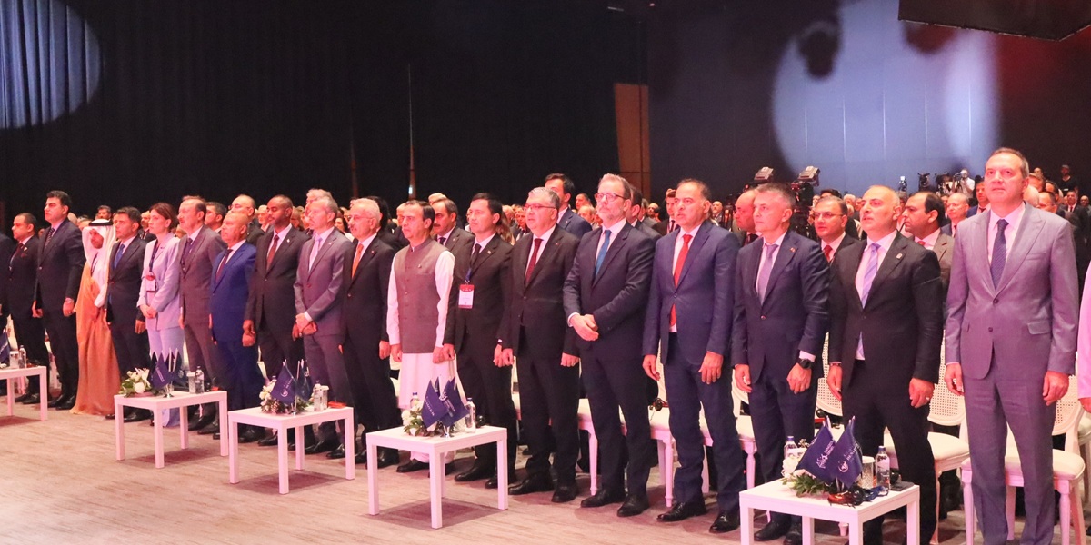 5. Türkiye Denizcilik Zirvesi'nde Geleceğin Denizciliği Konuşuldu