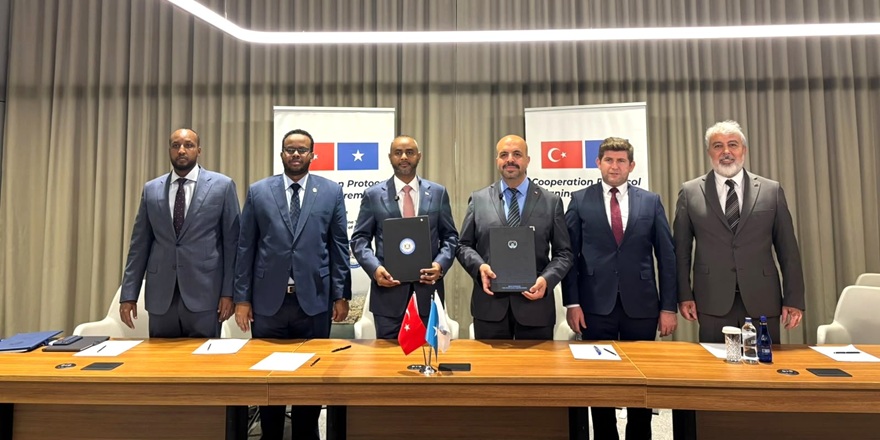 DEHUKAM Somali ile Deniz Hukuku Alanında İş Birliğini Güçlendirdi