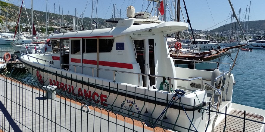 Mavi Turda Rahatsızlanan Yolcuya Deniz Ambulansı Yetişti