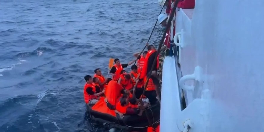 Vietnam Gemisi 62 Kişiyle Battı