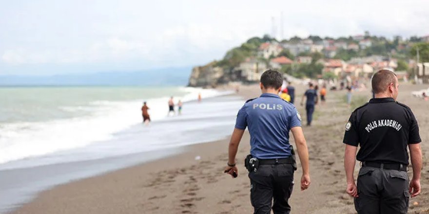Düzce'nin Akçakoca Sahilinde Denize Girmek Yasaklandı