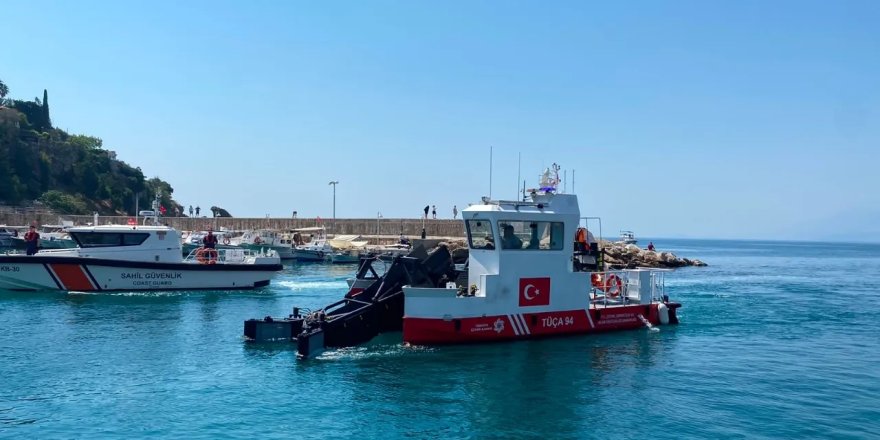 Antalya Kıyılarında Yüzer Atık Kirliliğine Yönelik Temizlik