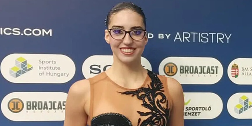 Artistik Yüzmede Selin Hürmeriç’ten Dünya 5’inciliği
