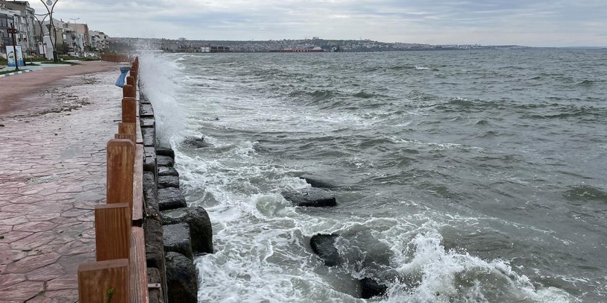 Tekirdağ'da Poyraz Deniz Ulaşımını Olumsuz Etkiledi