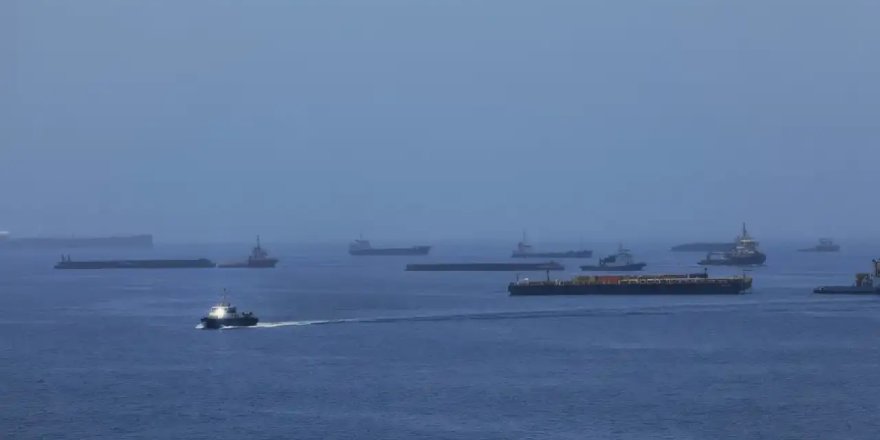 Katar'dan LNG Taşıyan Gemi, Hürmüz Boğazı'ndan Geçerek Pakistan'a Ulaştı