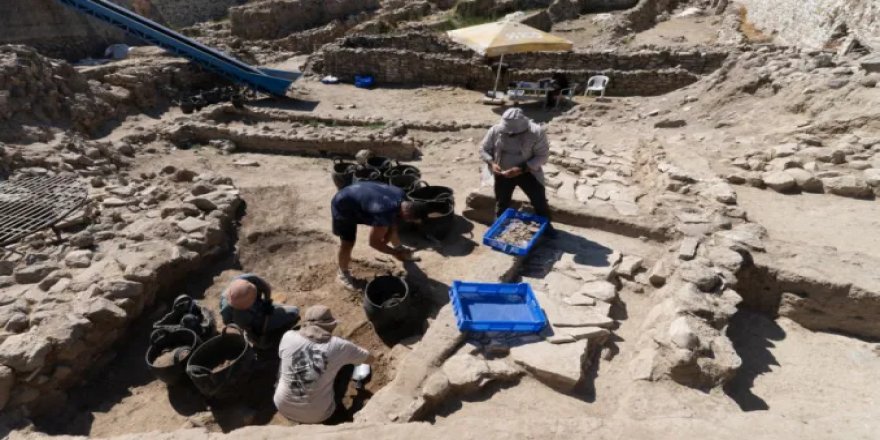 Liman Tepe'de Yaklaşık 5 Bin Yıllık Drenaj Sistemi Keşfedildi