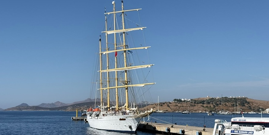 "Star Flyer" isimli kruvaziyer Bodrum'da