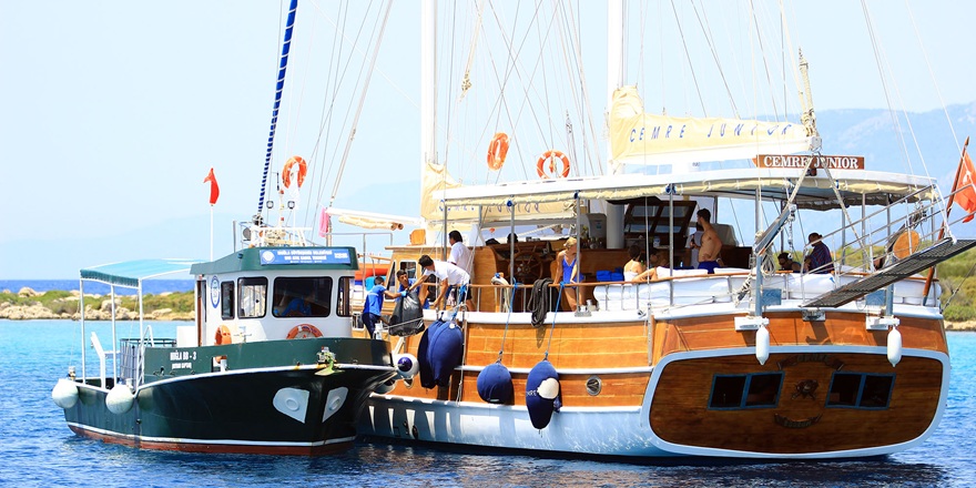 Muğla’nın Denizlerine 5 Yeni Temizlik Teknesi