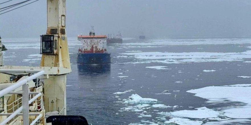 Kuzey Deniz Rotası'nda "Gölge Filo" Alarmı