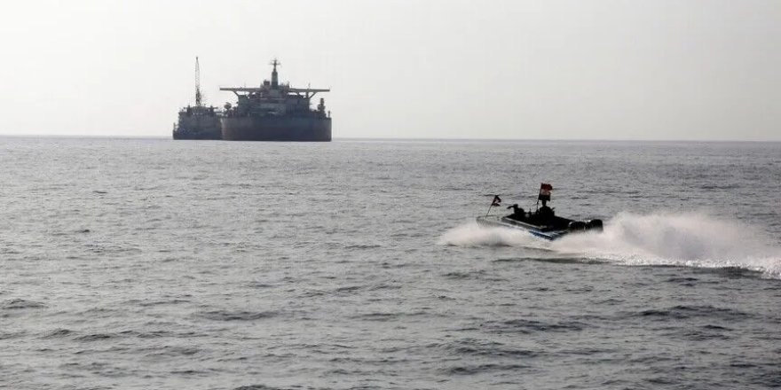 İngiltere Deniz Ticaret Operasyonları: BAE Açıklarında Bir Gemi Vuruldu