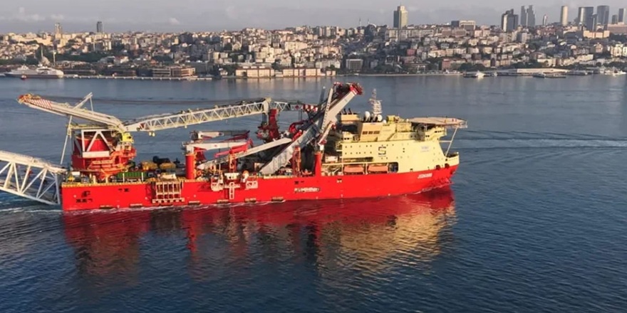 Uraloğlu: Dev Geminin Boğaz Geçişi Tamamlandı
