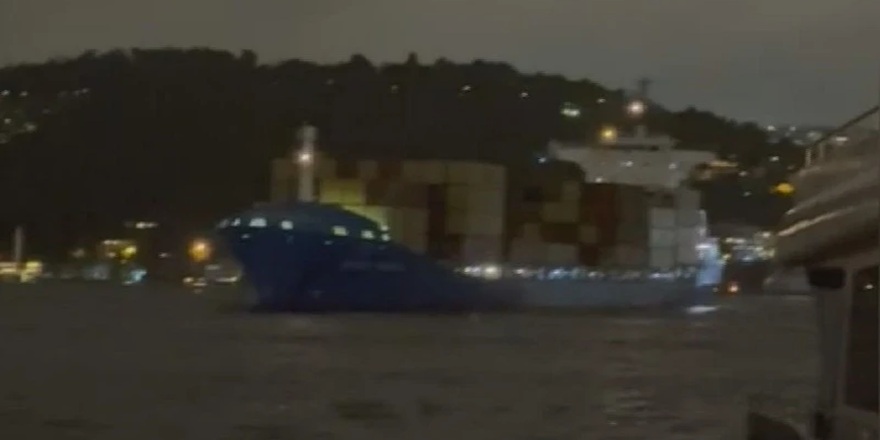 İstanbul Boğazı'nda Sürüklenen Gemi Kurtarıldı