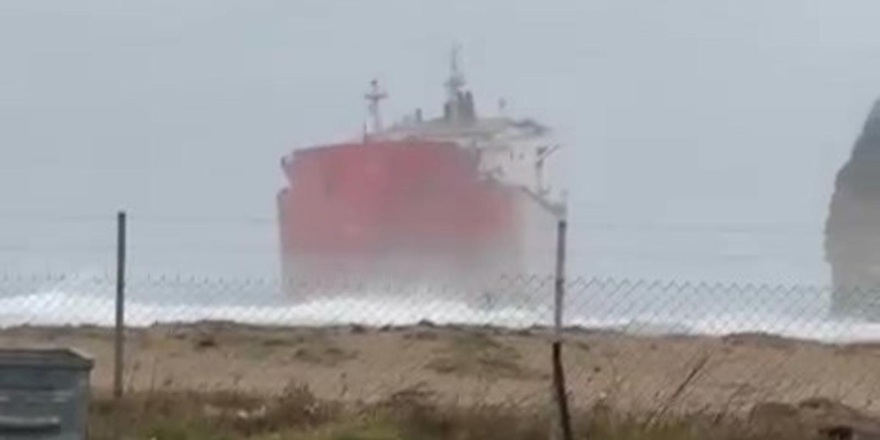 Çatalca'da gemi karaya oturdu
