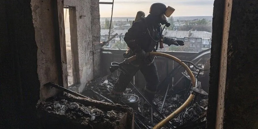 Rusya: Ukrayna'da Askeri Depo, Liman ve Enerji Tesislerini Vurduk