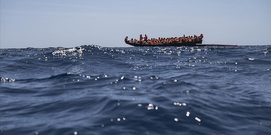 Balıkçı teknesinin alabora olması sonucu 79 kişi hayatını kaybetti