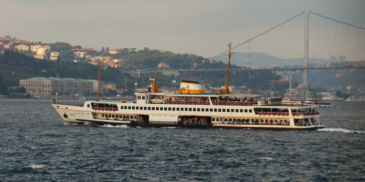 İstanbul Boğazı yarın gemi trafiğine 1 saat kapalı olacak
