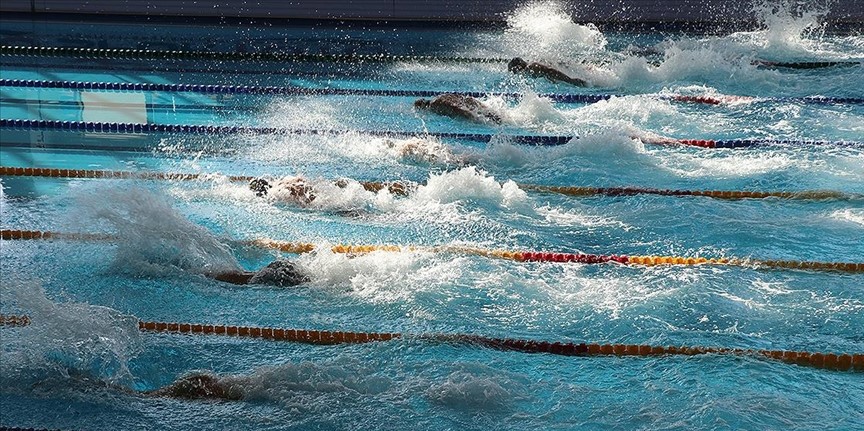 Milli yüzücü Tuncer Berk Ertürk, altın madalya kazandı