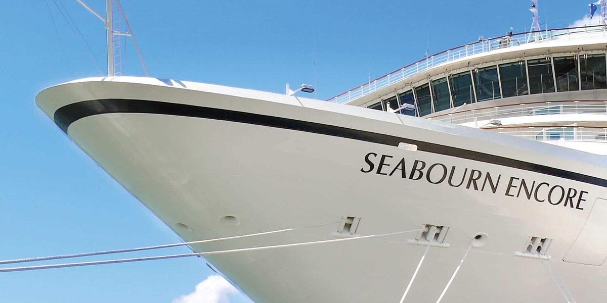"Seabourn Encore" 586 yolcusuyla Marmaris'e geldi