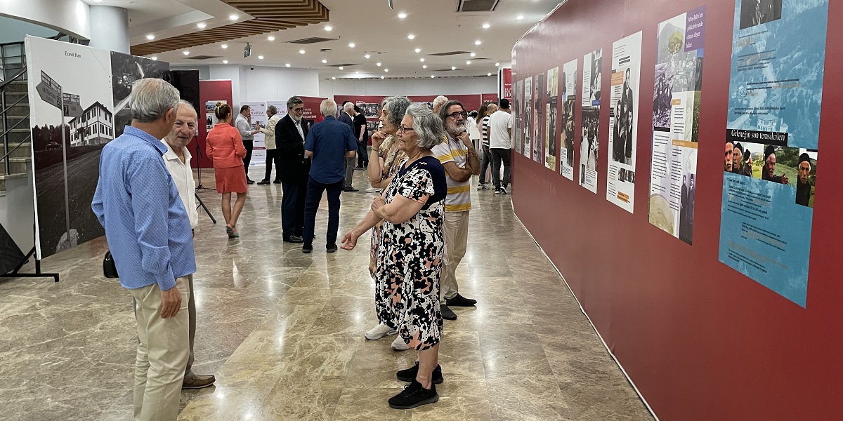 "Bir Liman Bir Han Bir Devrim" sergisi Sarıyer'de açıldı