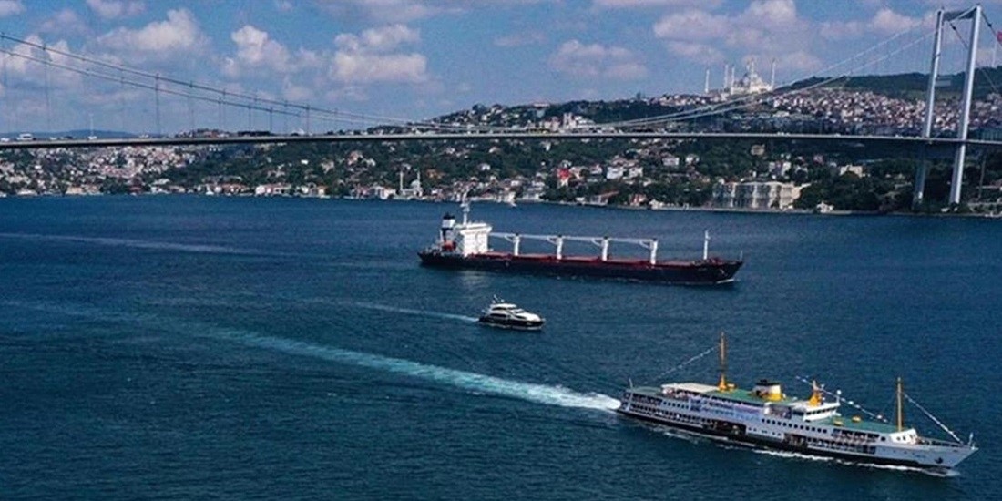 İstanbul Boğazı gemi trafiğine 11.20 itibari ile açıldı