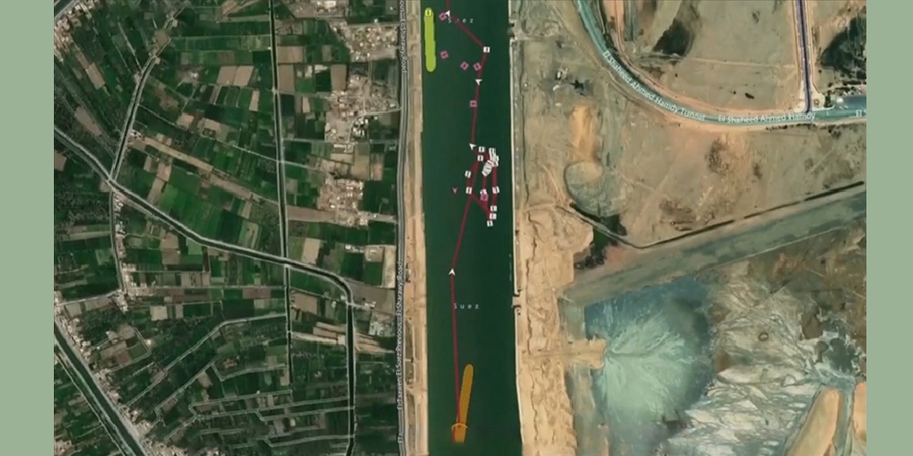 Süveyş Kanalı'ndan geçen iki tankerde arıza meydana geldi