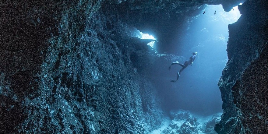 Rus turist 122 metre derinlikteki su altı mağaralarında kayboldu