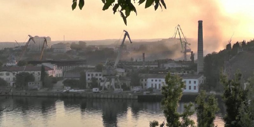 Kırım'daki tersane saldırısında iki gemi zarar gördü