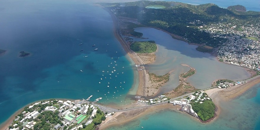 Fransa Mayotte Adası'na 600 bin litre su gönderiyor