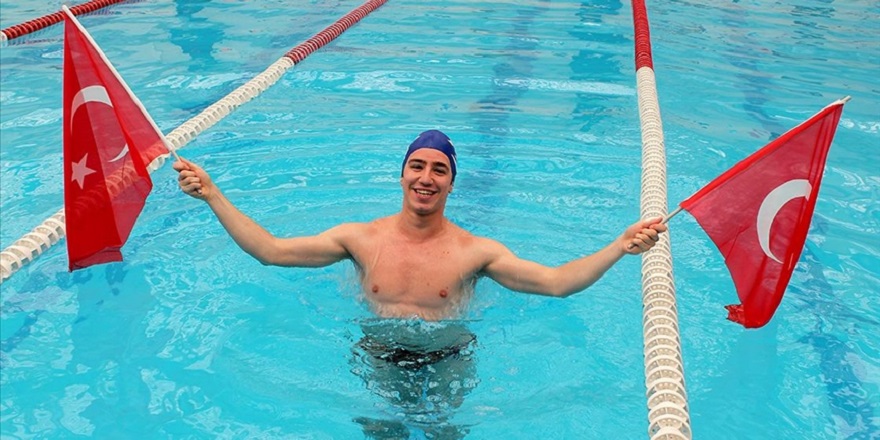 Milli yüzücü Derin Toparlak, Sırbistan'da altın madalya kazandı