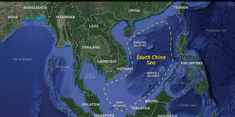 Güney Çin Denizi'nde bir ticari gemi balıkçı teknesine çarptı