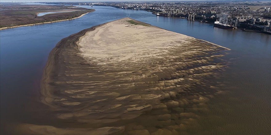 Manaus'taki nehirler "son 121 yılın en düşük su seviyelerini" gördü