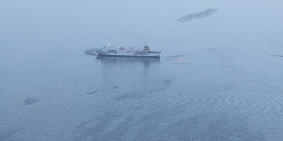'Marco Polo' adlı feribot yeniden petrol sızdırmaya başladı