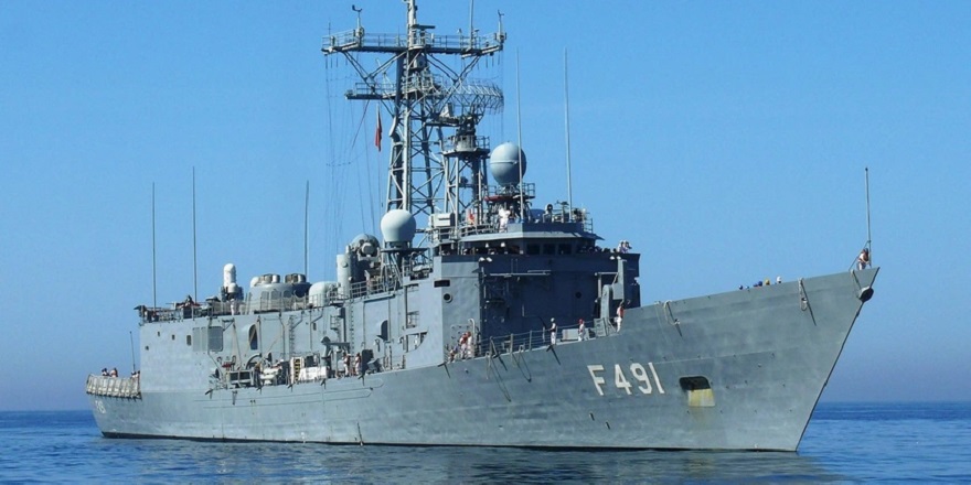 Türk savaş gemileri, KKTC limanlarında ziyarete açıldı