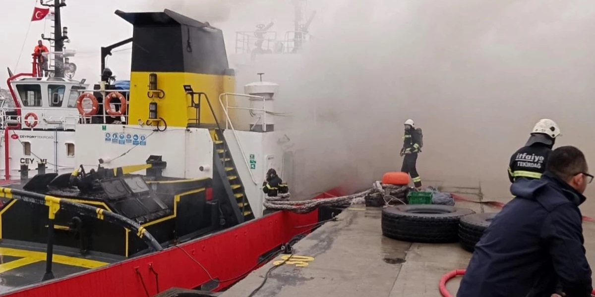 Ceyport Limanı'nda römorkör yangını