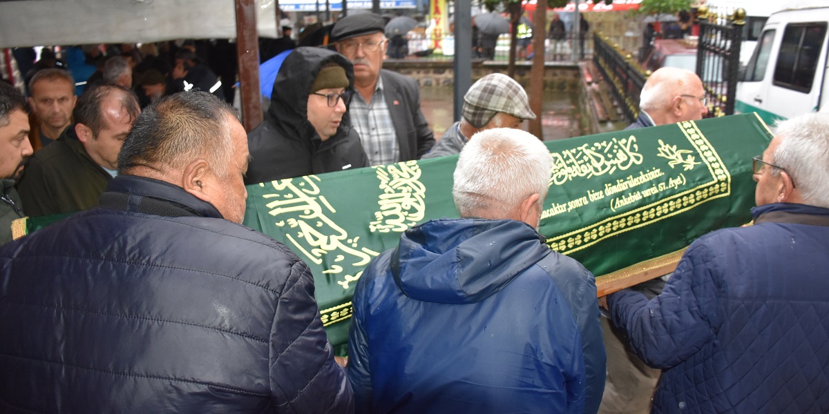 Gemi kazasında ölen denizcinin cenazesi toprağa verildi