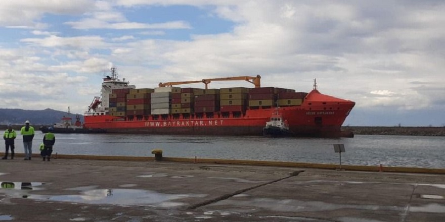 Giresun Limanı'na ilk konteyner gemisi demir attı