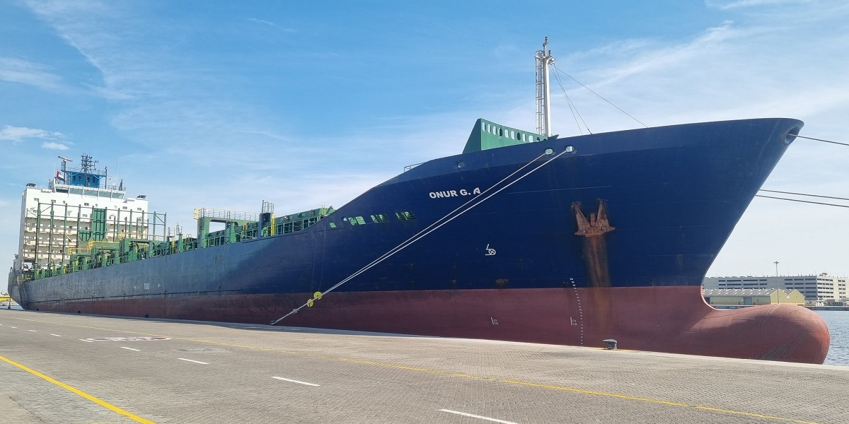 ONUR G.A isimli konteyner gemisi Türk Bayrağı'na geçti