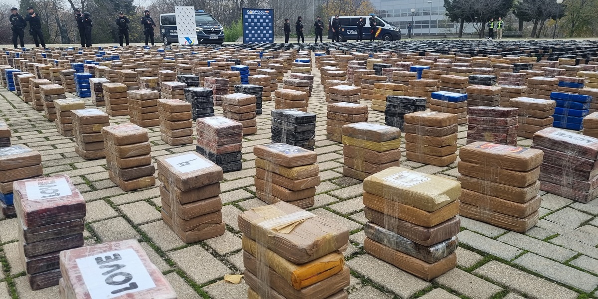 İspanya'da ton balığı kutularında gizlenmiş 11 ton kokain ele geçirildi