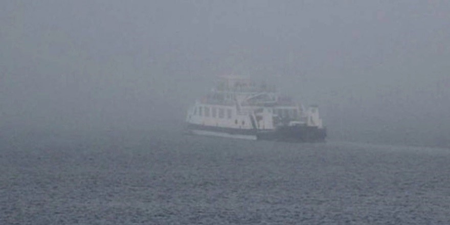 Çanakkale Boğazı'nda yoğun sis nedeniyle gemi trafiği durduruldu