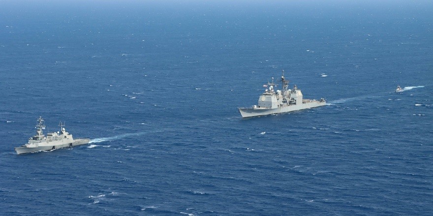 Husiler: ABD'nin savaş gemilerini hedef alacağız