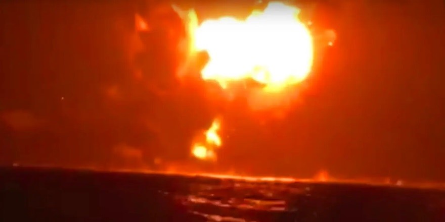 Kızıldeniz'de Yemen açıklarında patlama meydana geldi
