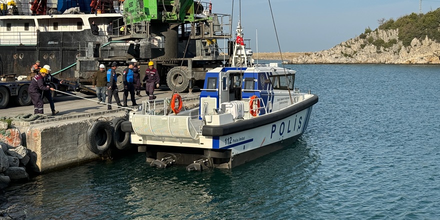 Bartın Emniyet Müdürlüğüne tahsis edilen kontrol botu denize indirildi